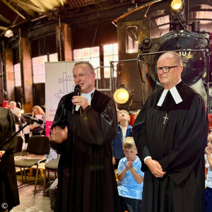 SCHLUSSSEGEN_LANDESBISCHOF_KOPP_DEKAN_HOHENBERGER
